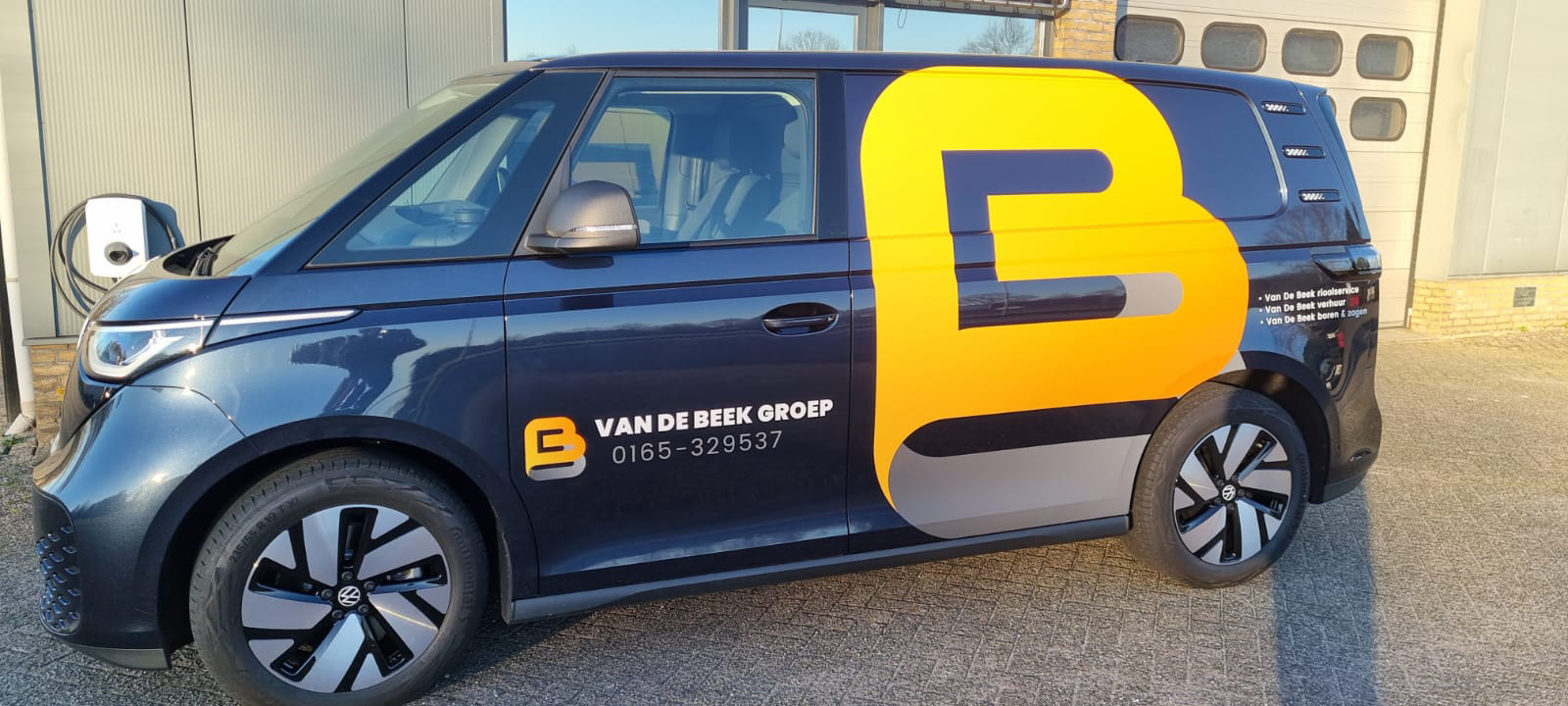 Van De Beek Verhuur bus